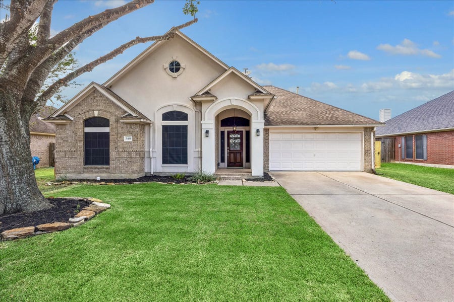 Property photo for 3419 Glastonbury Drive, Pearland, TX