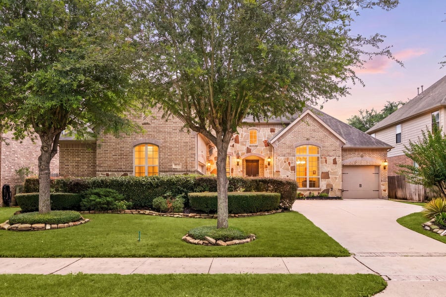 Property photo for 511 Somerset Drive, Sugar Land, TX