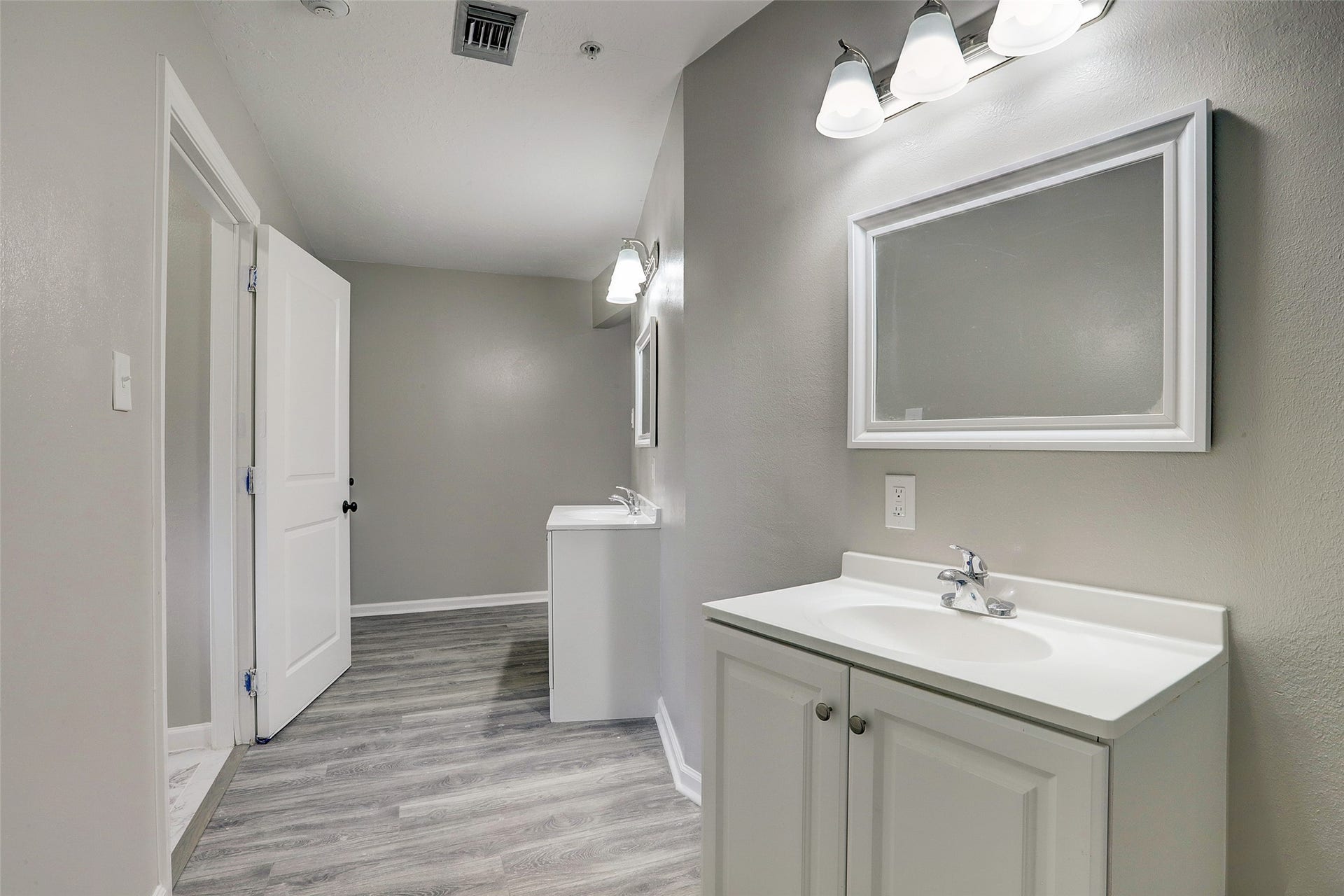200 Broken Bough Lane, Conroe, TX 77304 200 Broken Bough Lane, Conroe, TX 77304