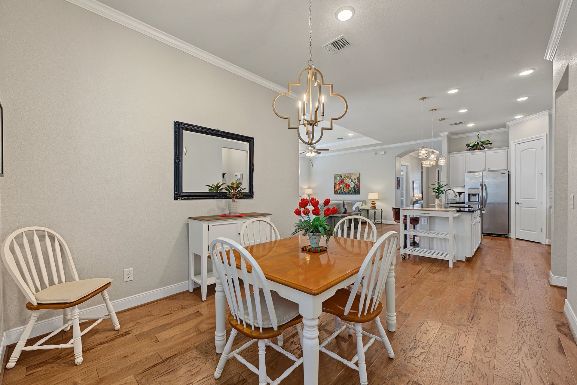 229 Percheron Drive, Spring, TX 77382 This breakfast room is off the Kitchen in its own space. Approx 11' x 12'.