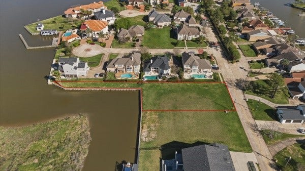923 Davis Road, League City, TX 77573 923 Davis Road, League City, TX 77573
