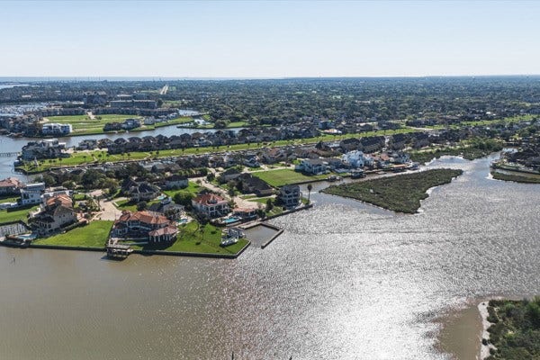 923 Davis Road, League City, TX 77573 923 Davis Road, League City, TX 77573