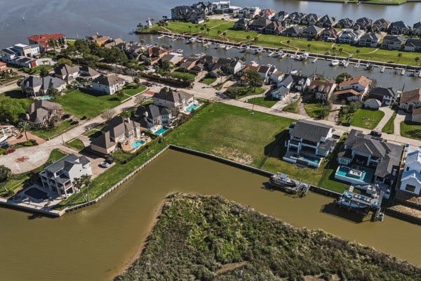 923 Davis Road, League City, TX 77573 923 Davis Road, League City, TX 77573