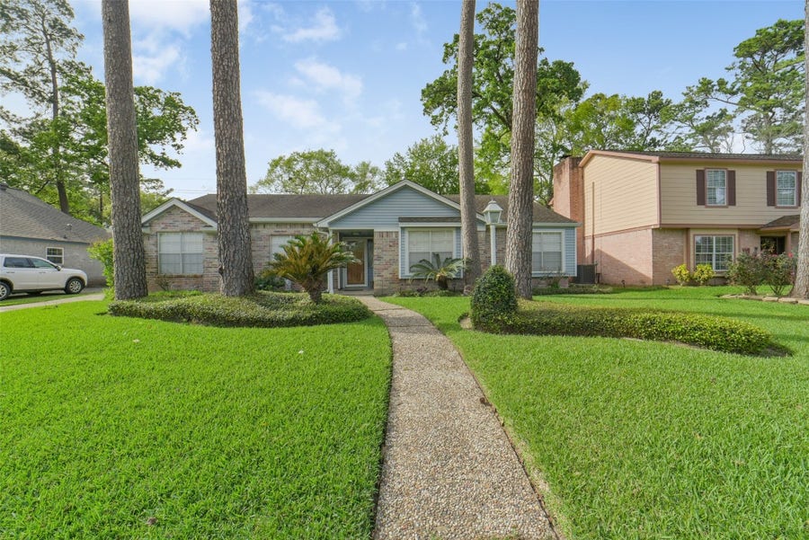 Property photo for 7818 Kleingreen Lane, Spring, TX