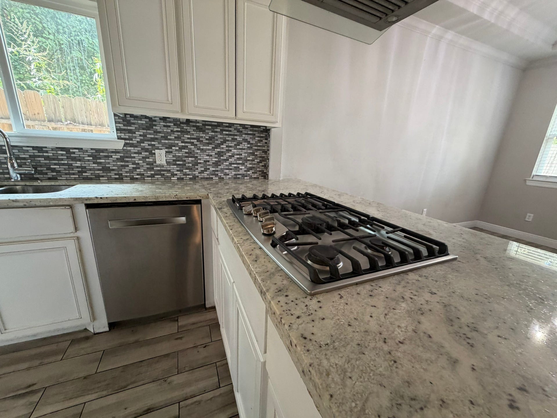 1004 Bonnie Street, South Houston, TX 77587 1004 Bonnie Street, South Houston, TX 77587