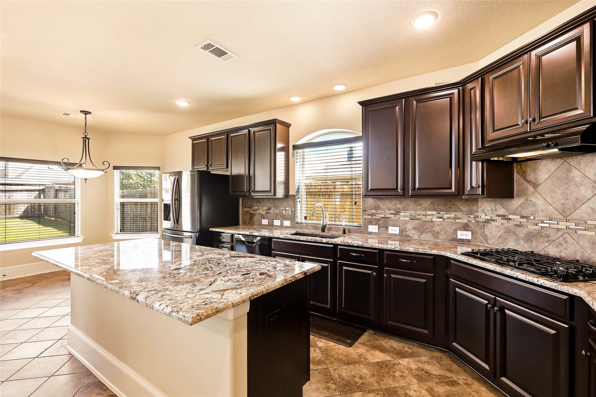 Upgraded cabinetry throughout kitchen