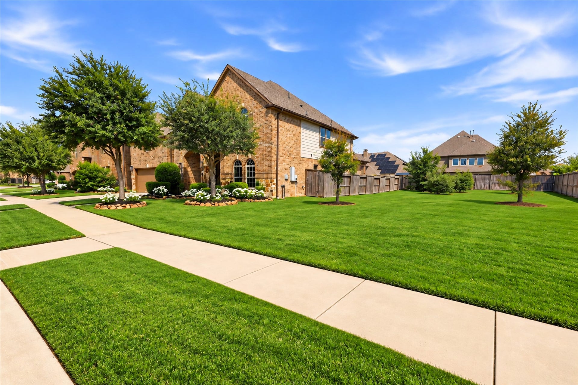 Wow! No side neighbors with oversized front lot for homeowners to use!