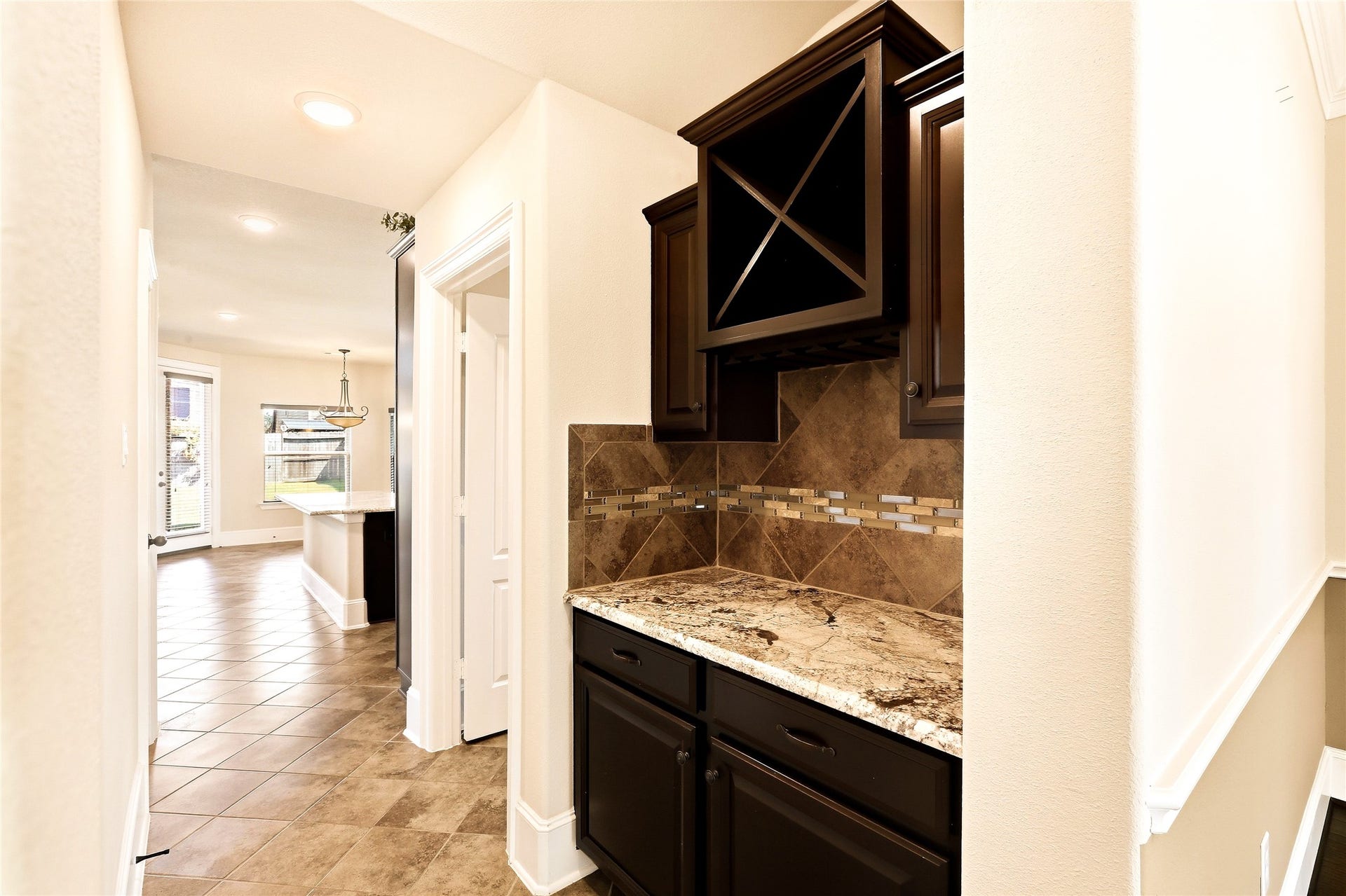 Extra beverage bar or could also be an appliance station