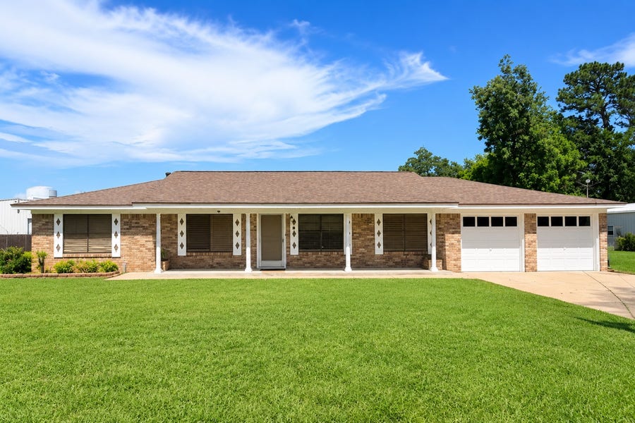 Property photo for 18 Hickory Court, Richwood, TX