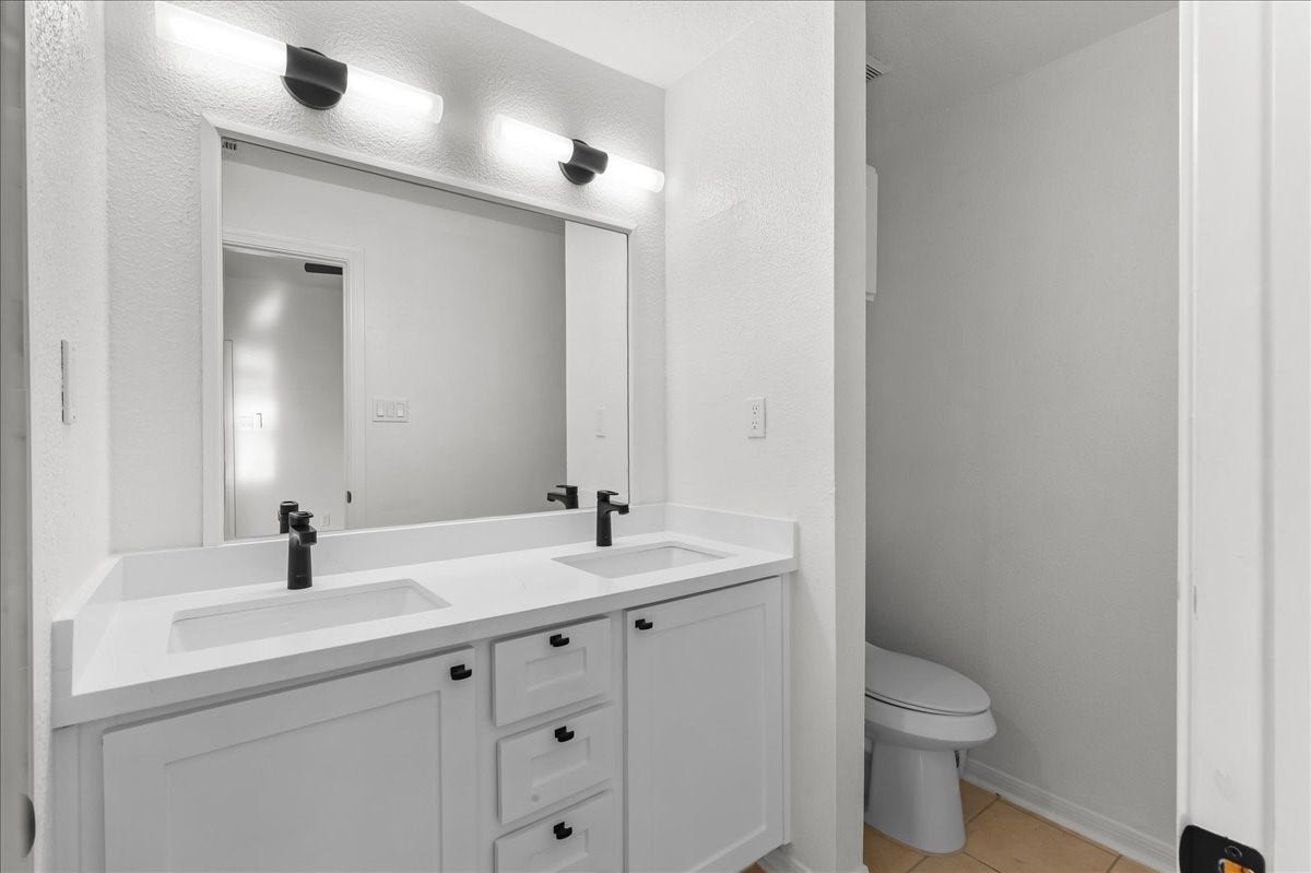 724D Bering Drive, #254, Houston, TX 77057