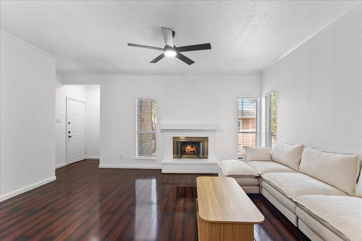724D Bering Drive, #254, Houston, TX 77057