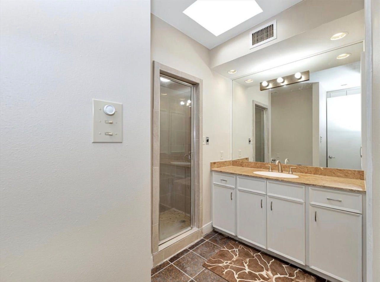 5600 San Felipe Street, #4, Houston, TX 77056 5600 San Felipe Street, #4, Houston, TX 77056