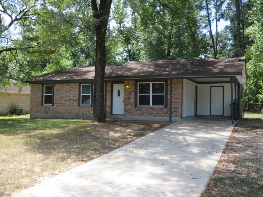 Property photo for 109 Laurie Lane, Willis, TX