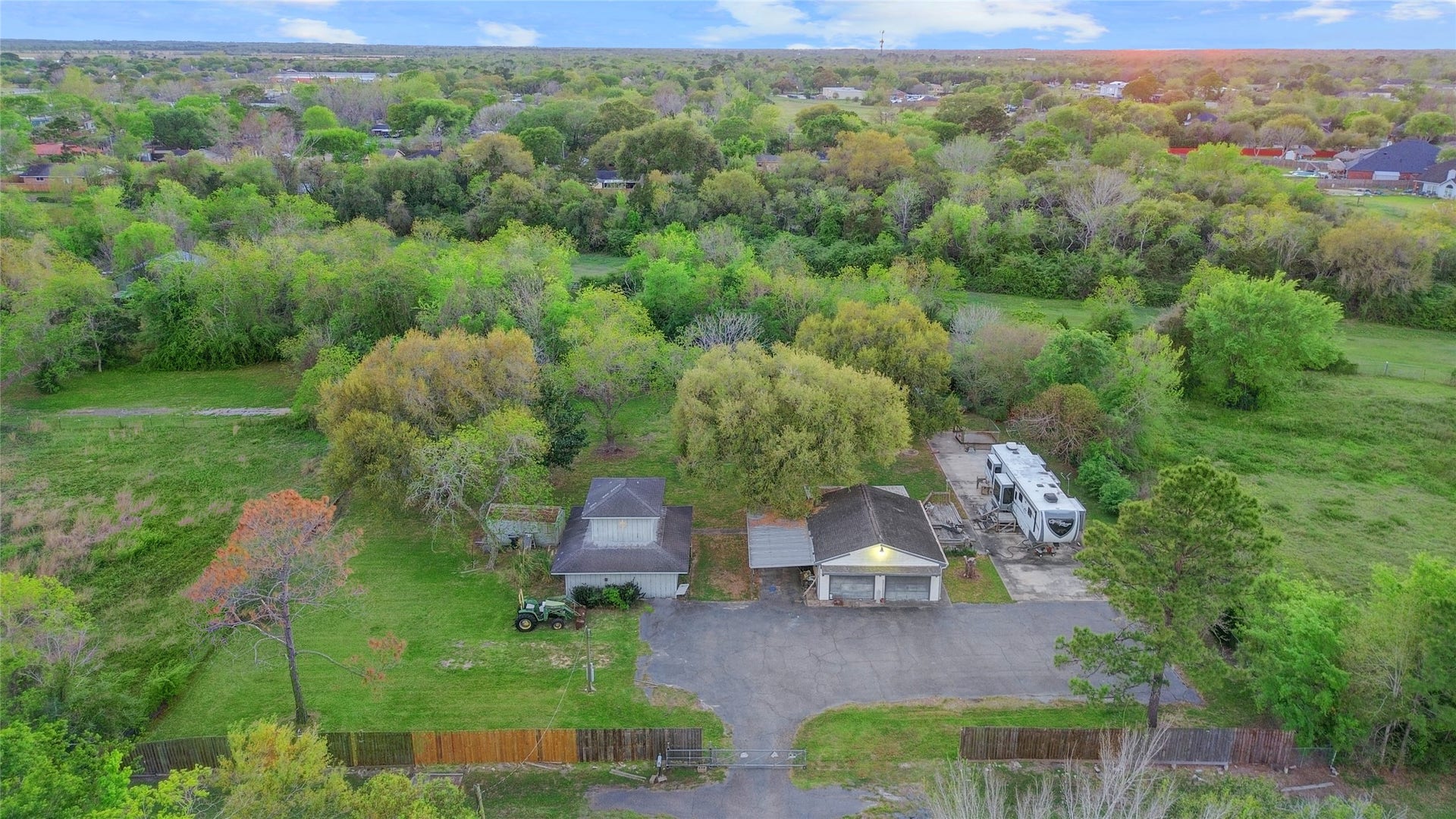 300 Mustang Road, Alvin, TX 77511 300 Mustang Road, Alvin, TX 77511