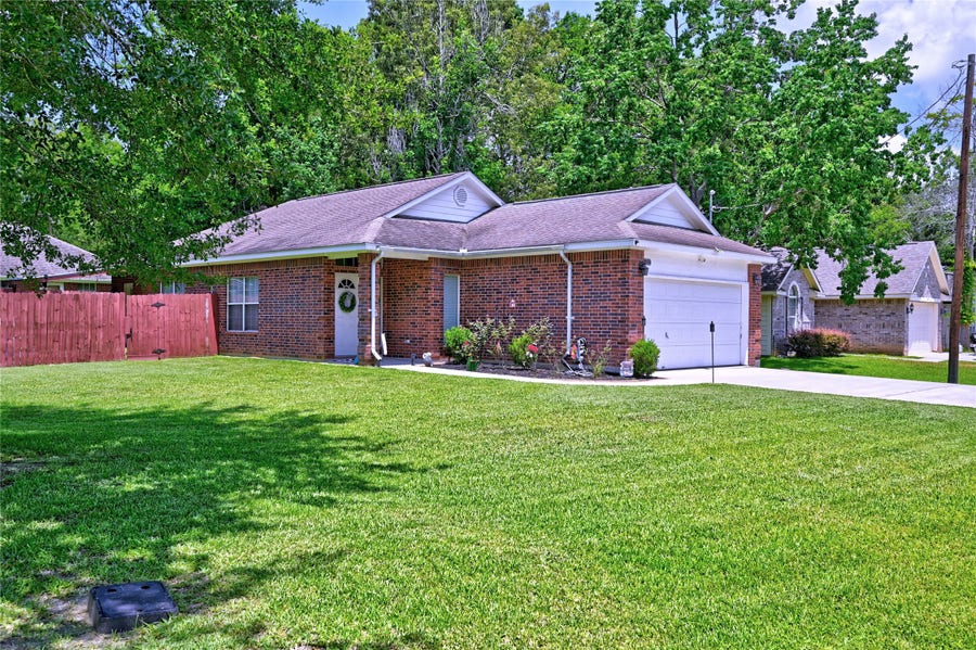 Property photo for 422 E Hunting Tower Run, Conroe, TX