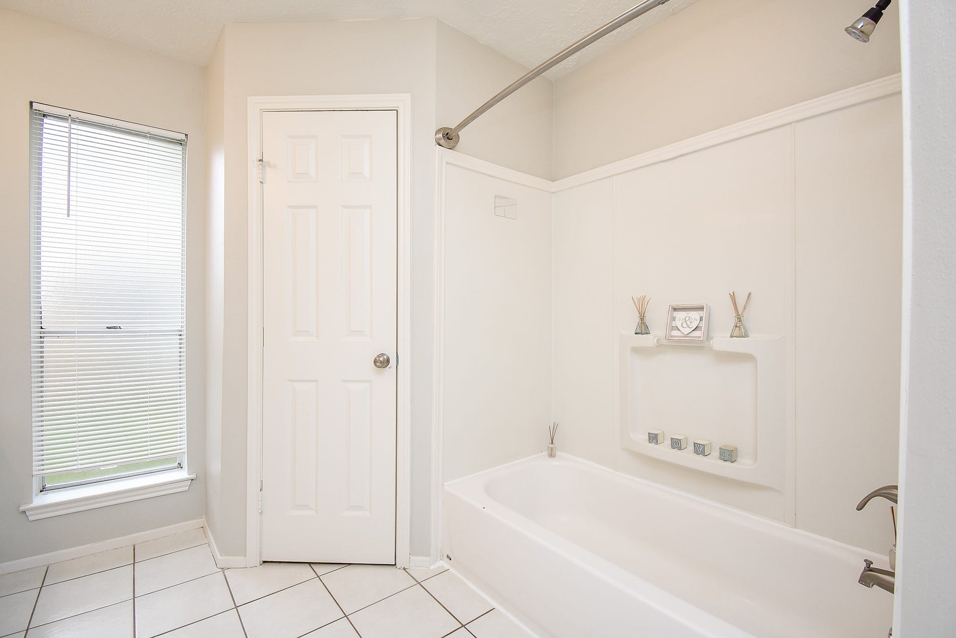 16806 Red Gully Drive, Sugar Land, TX 77498 Primary bathroom: at left, walk-in closet