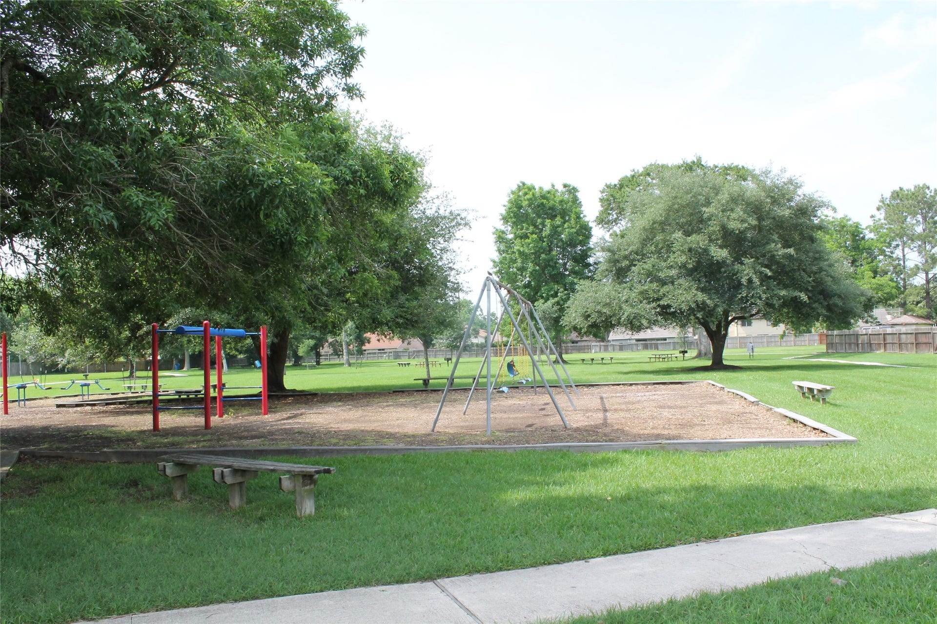 16806 Red Gully Drive, Sugar Land, TX 77498 16806 Red Gully Drive, Sugar Land, TX 77498