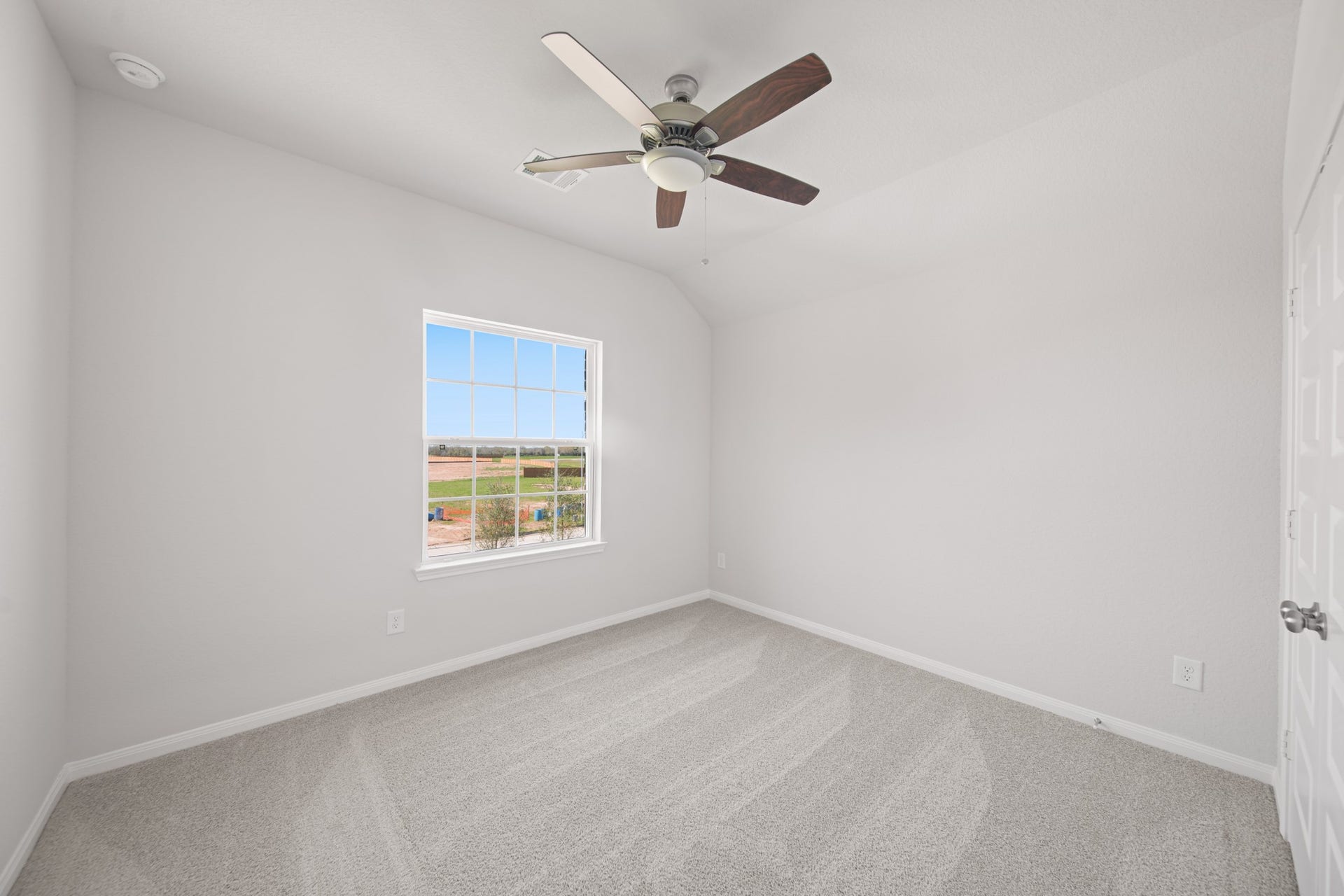 3061 Mustang Grove Way, Brookshire, TX 77423 Photos are a representation of the floor plan. Options and interior selections will vary.