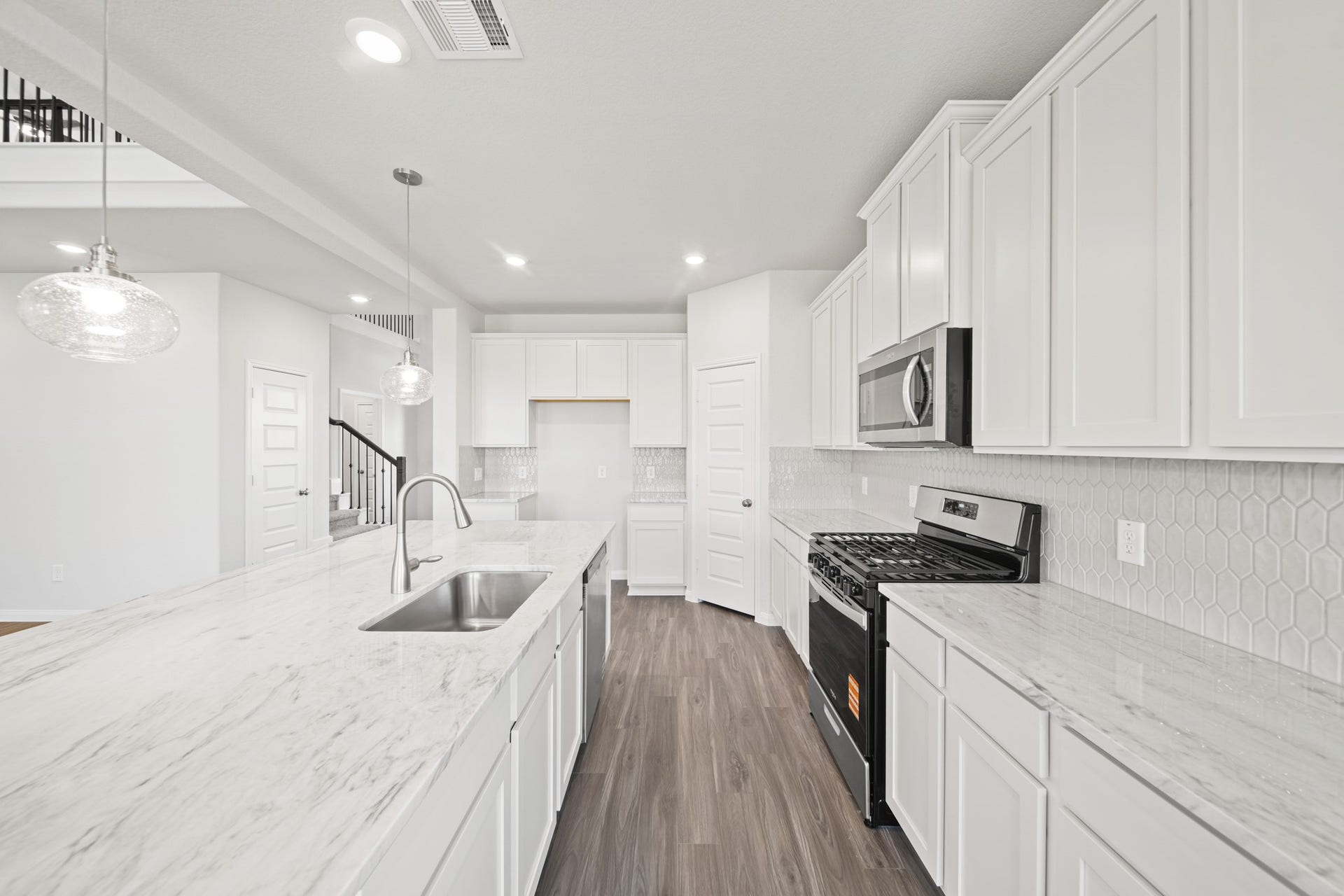 3061 Mustang Grove Way, Brookshire, TX 77423 Photos are a representation of the floor plan. Options and interior selections will vary.