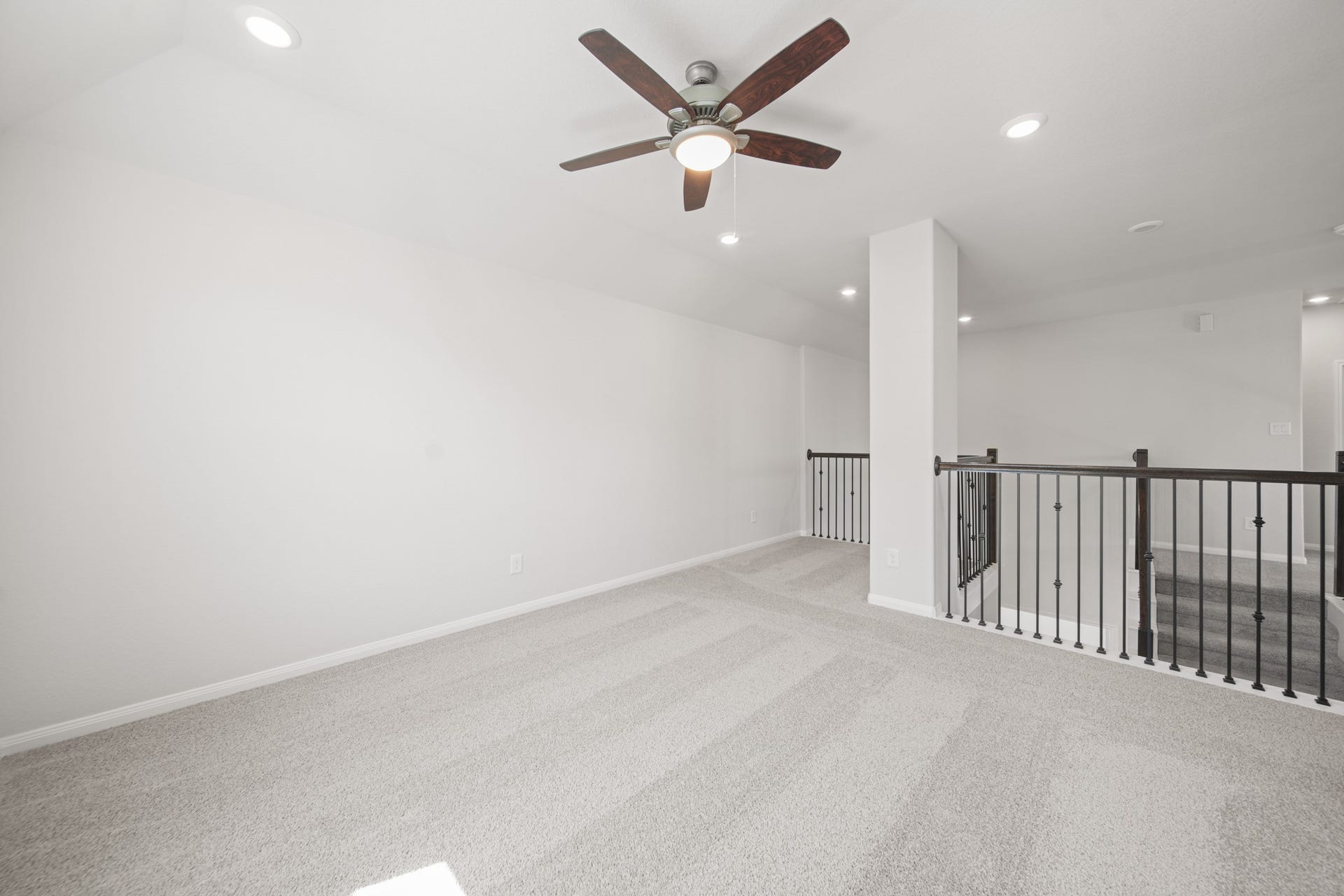 3061 Mustang Grove Way, Brookshire, TX 77423 Photos are a representation of the floor plan. Options and interior selections will vary.