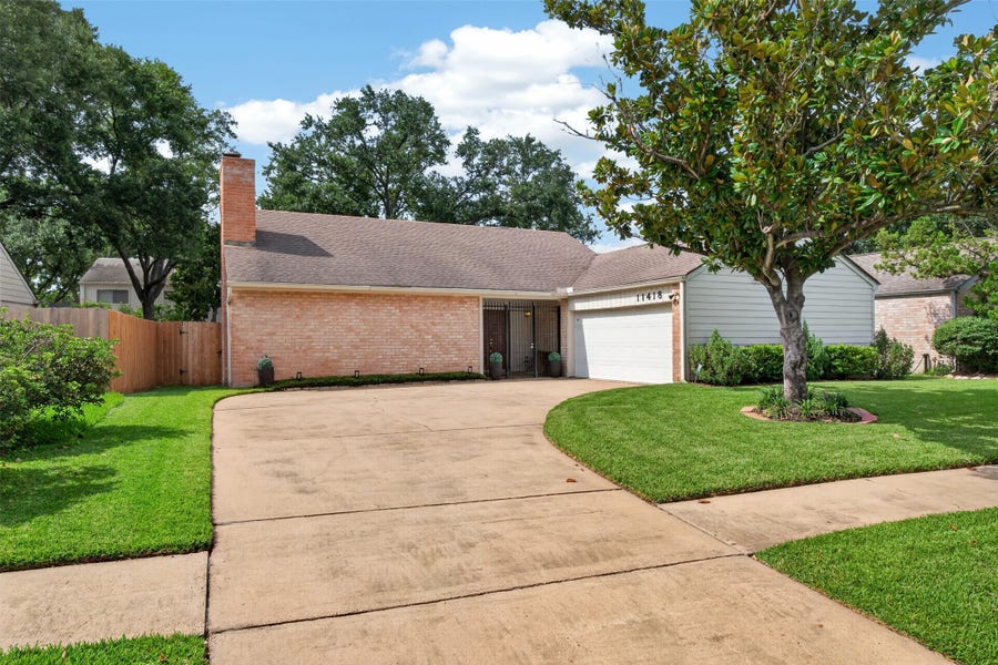 Property photo for 11418 Overbrook Lane, Houston, TX