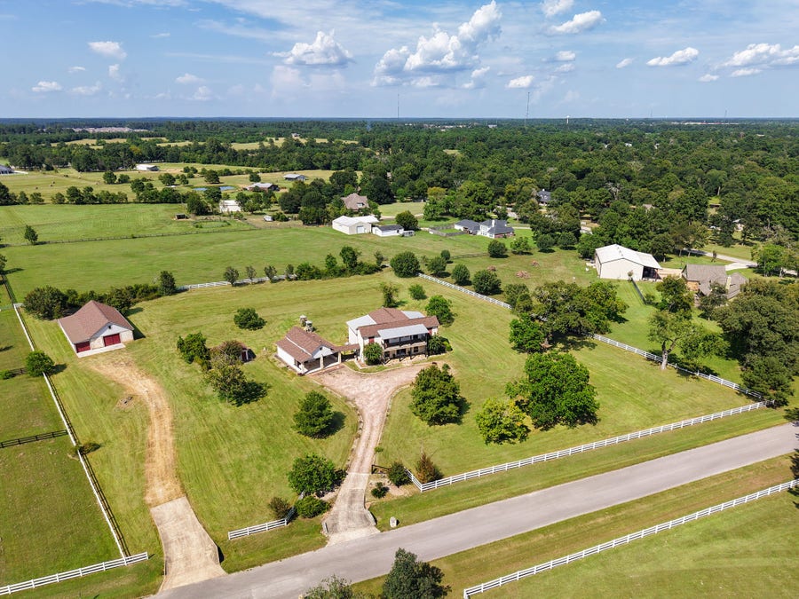 Property photo for 32118 River Park Drive, Magnolia, TX