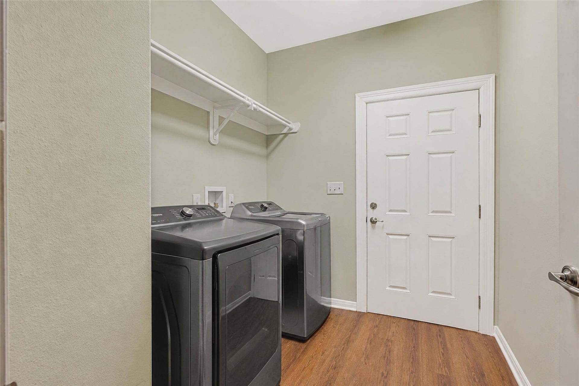 2329 Avenue D, San Leon, TX 77539 Laundry room and side entrance from ramp.