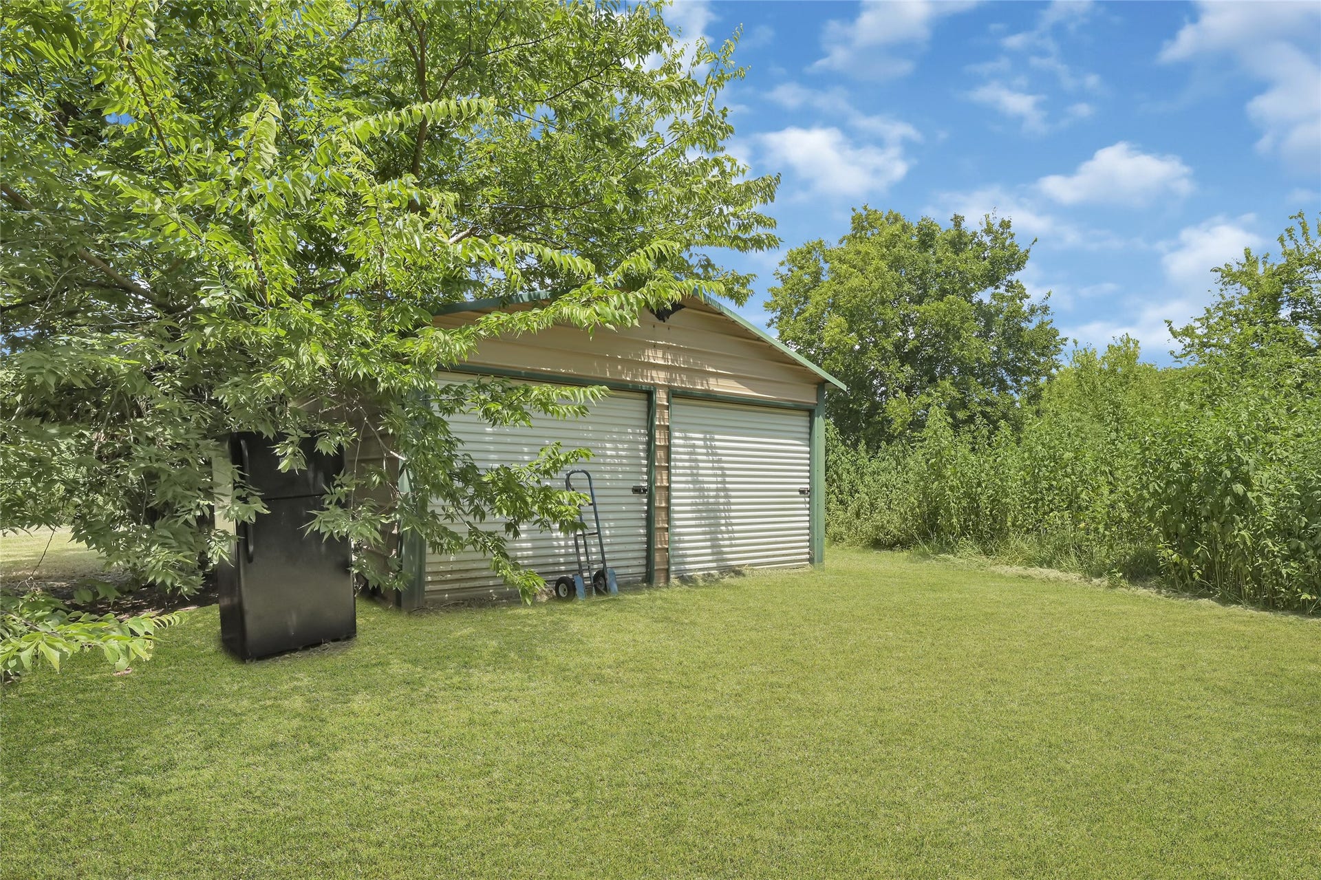 2329 Avenue D, San Leon, TX 77539 2 Car Detached Garage perfect for storage!