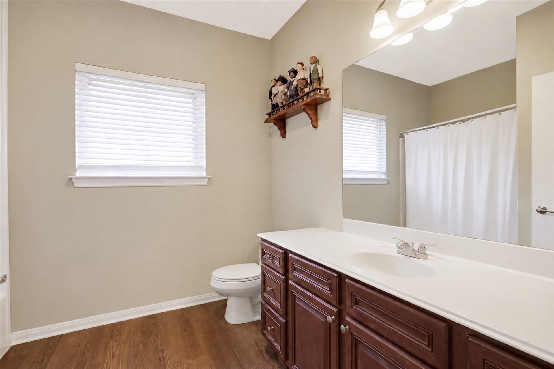 2329 Avenue D, San Leon, TX 77539 Hall bathroom