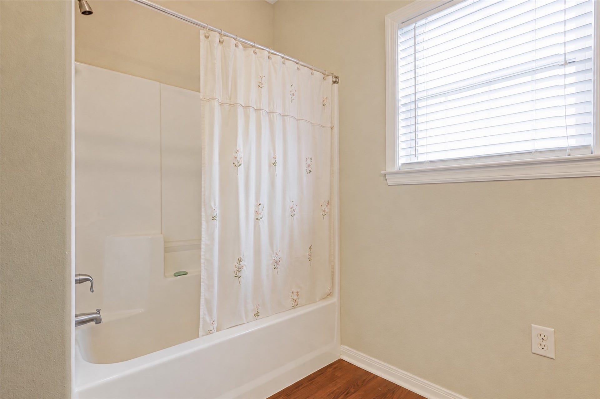 2329 Avenue D, San Leon, TX 77539 2329 Avenue D, San Leon, TX 77539