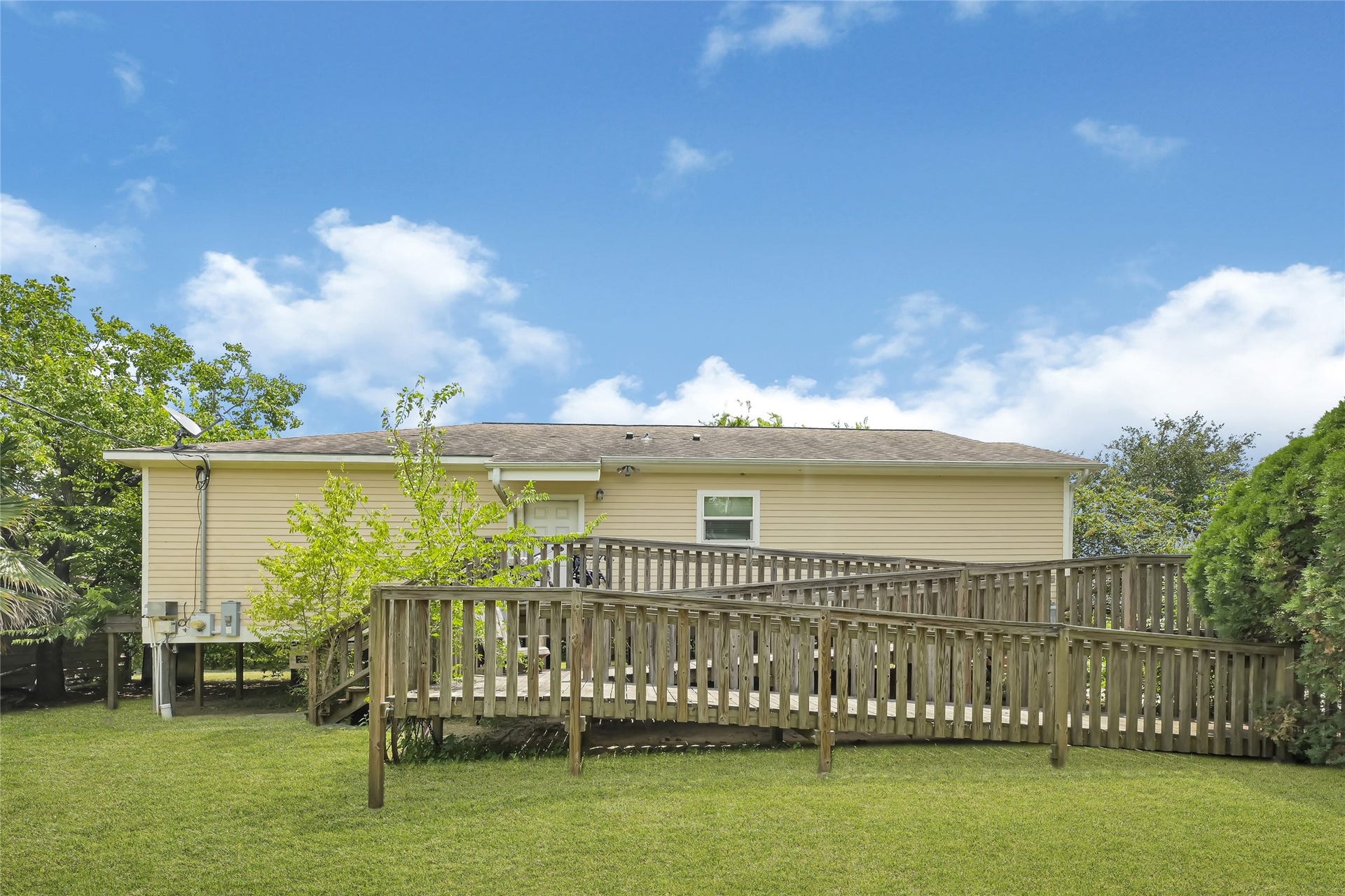 2329 Avenue D, San Leon, TX 77539 2329 Avenue D, San Leon, TX 77539