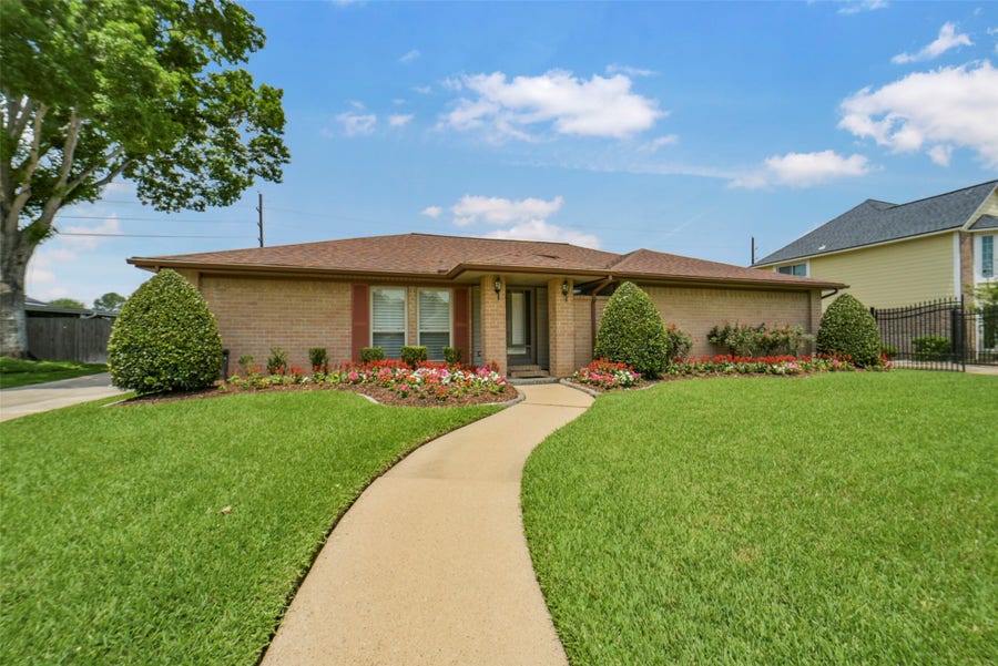 Property photo for 807 Green Belt Drive, Sugar Land, TX