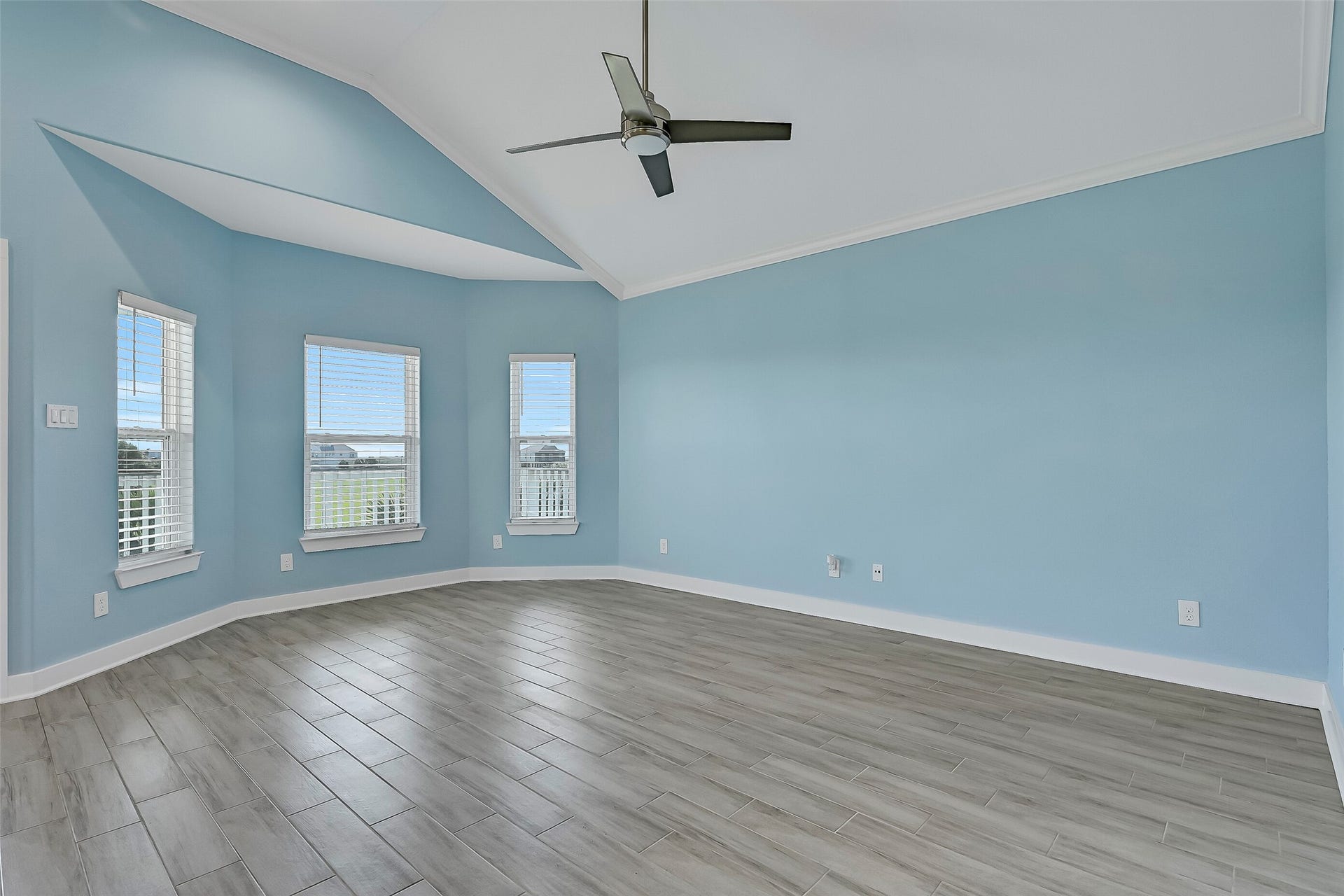 3911 Warrior Court, Galveston, TX 77554 An additional view of the living room.