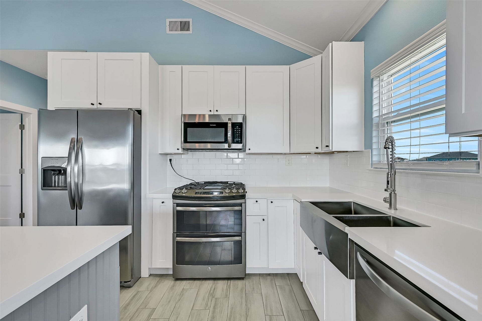 3911 Warrior Court, Galveston, TX 77554 3911 Warrior Court, Galveston, TX 77554