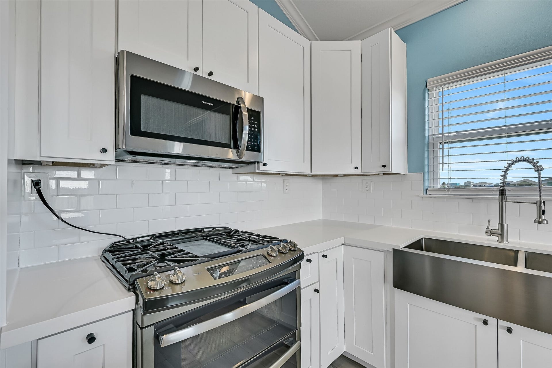 3911 Warrior Court, Galveston, TX 77554 3911 Warrior Court, Galveston, TX 77554