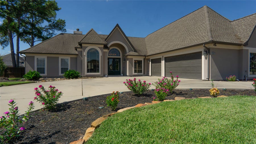 Property photo for 14 Darien Ct, Montgomery, TX