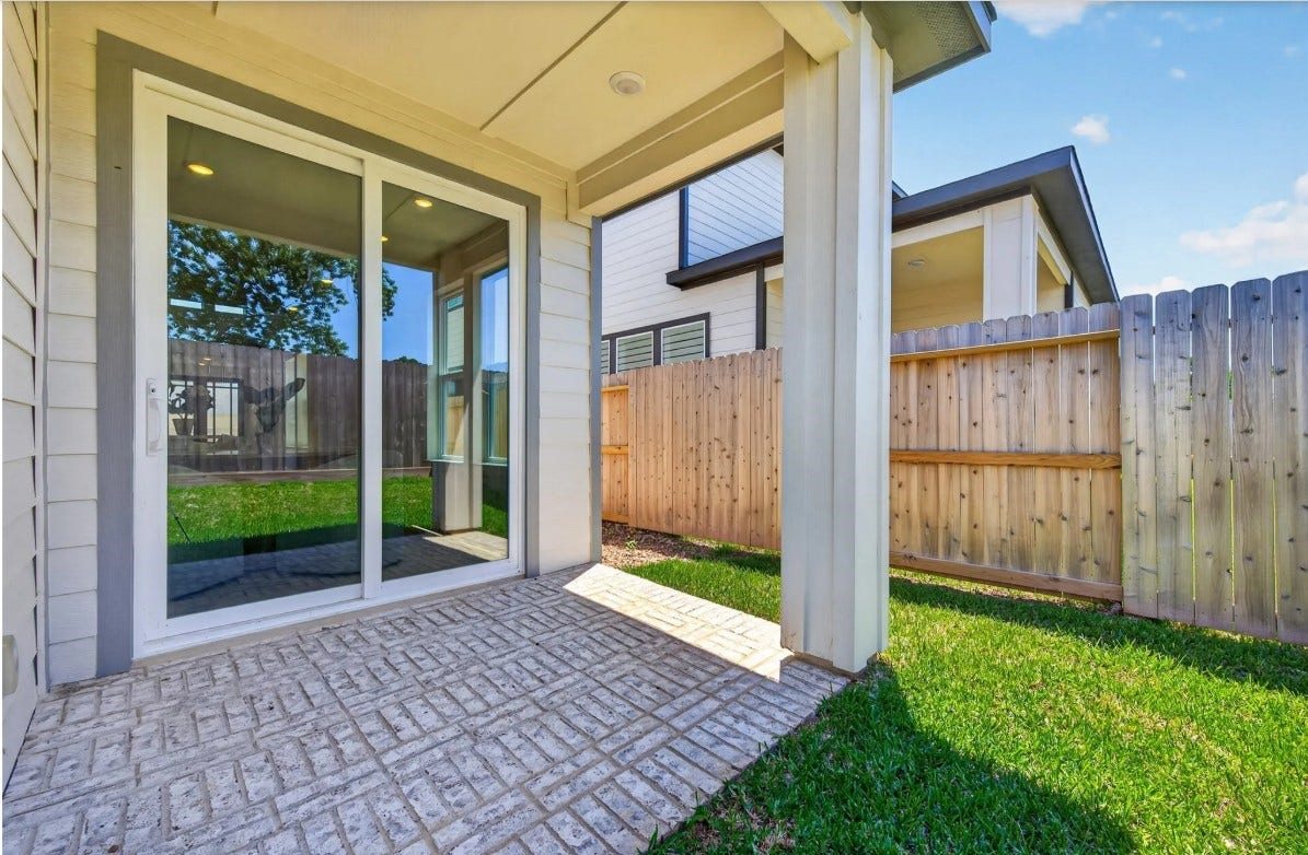 702 Sonfield Drive, Stafford, TX 77477 702 Sonfield Drive, Stafford, TX 77477
