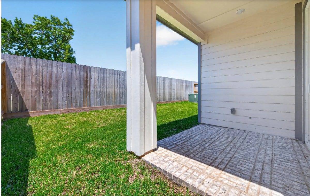 702 Sonfield Drive, Stafford, TX 77477 702 Sonfield Drive, Stafford, TX 77477