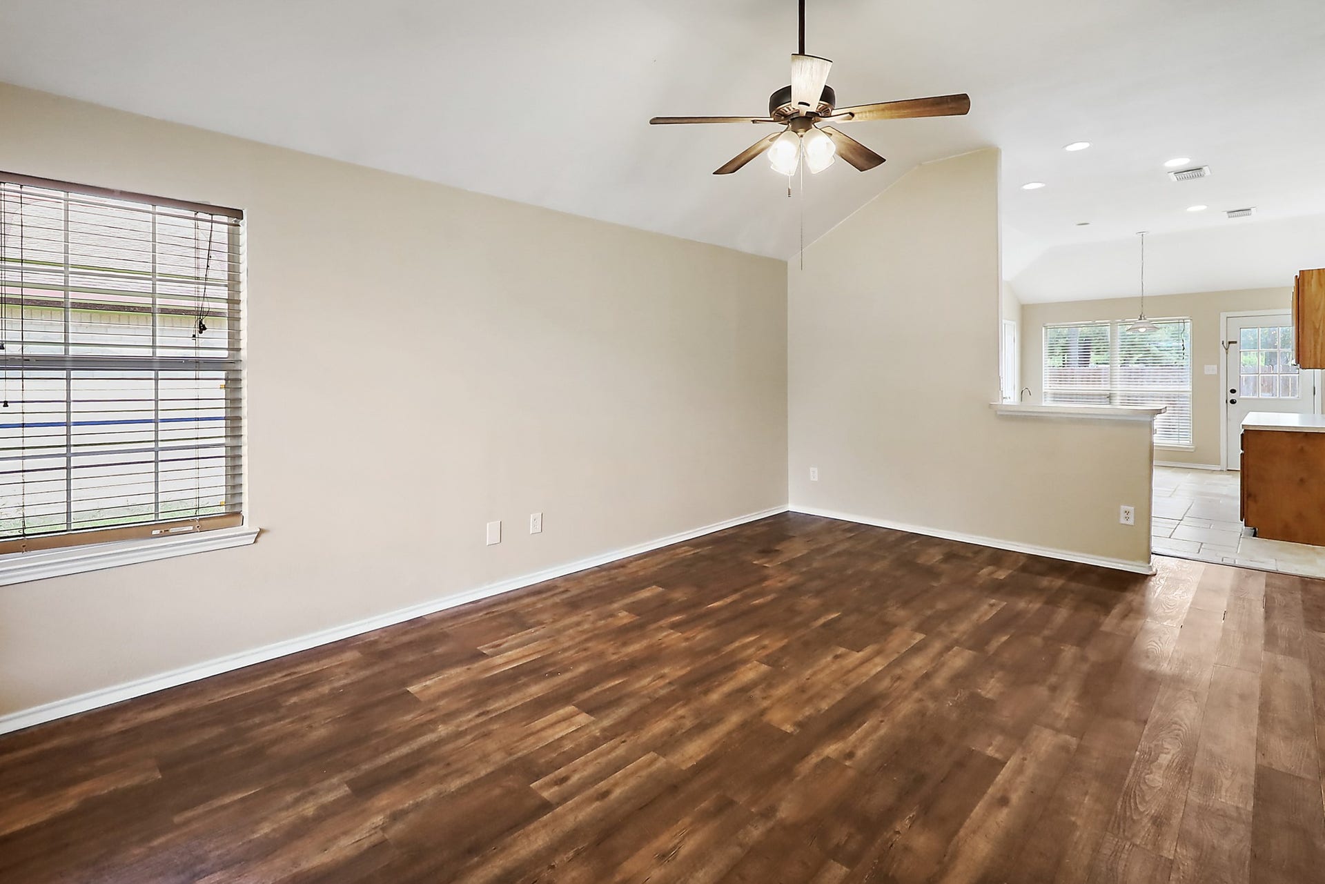 16210 Coral Bay Street, Crosby, TX 77532 16210 Coral Bay Street, Crosby, TX 77532