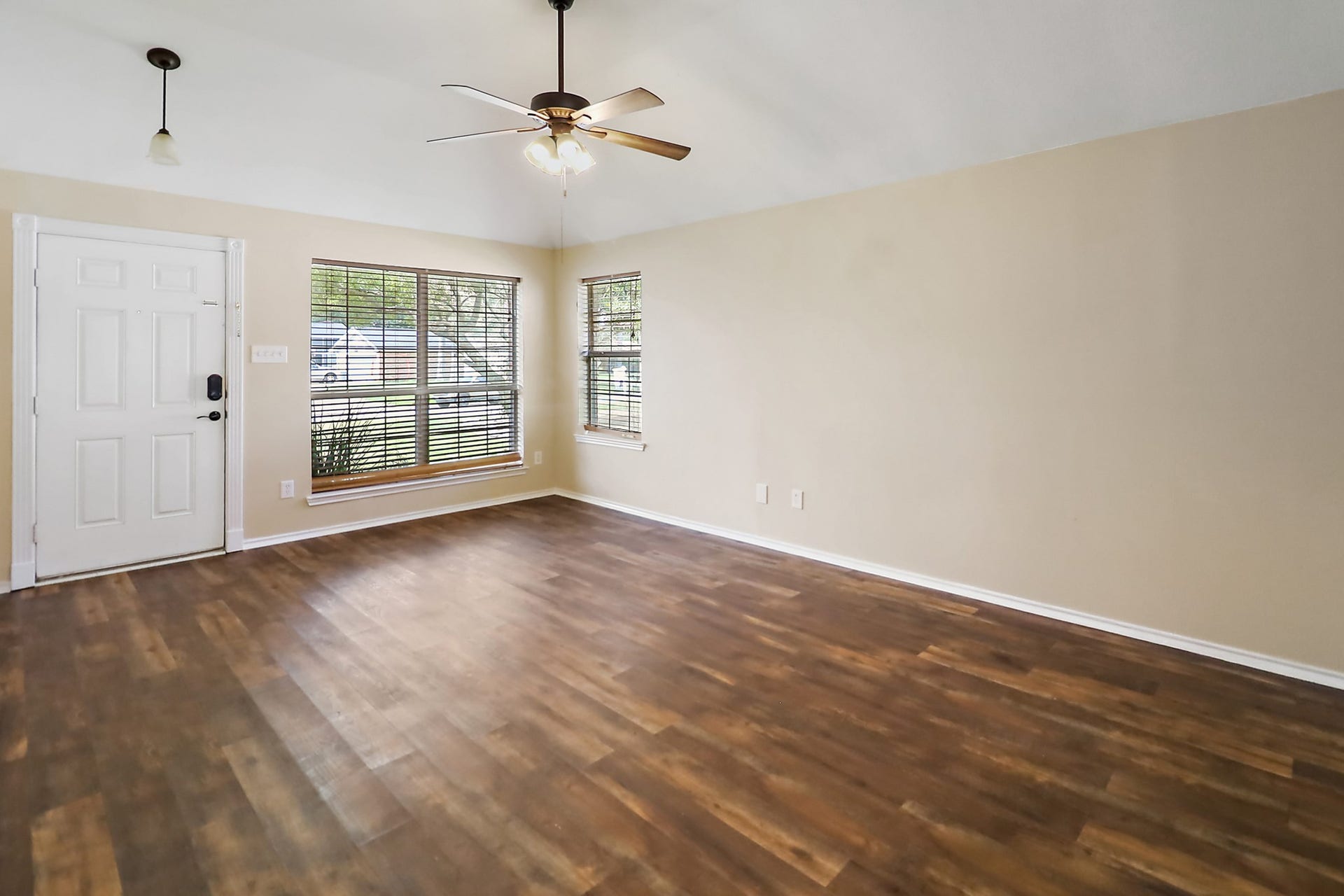 16210 Coral Bay Street, Crosby, TX 77532 16210 Coral Bay Street, Crosby, TX 77532