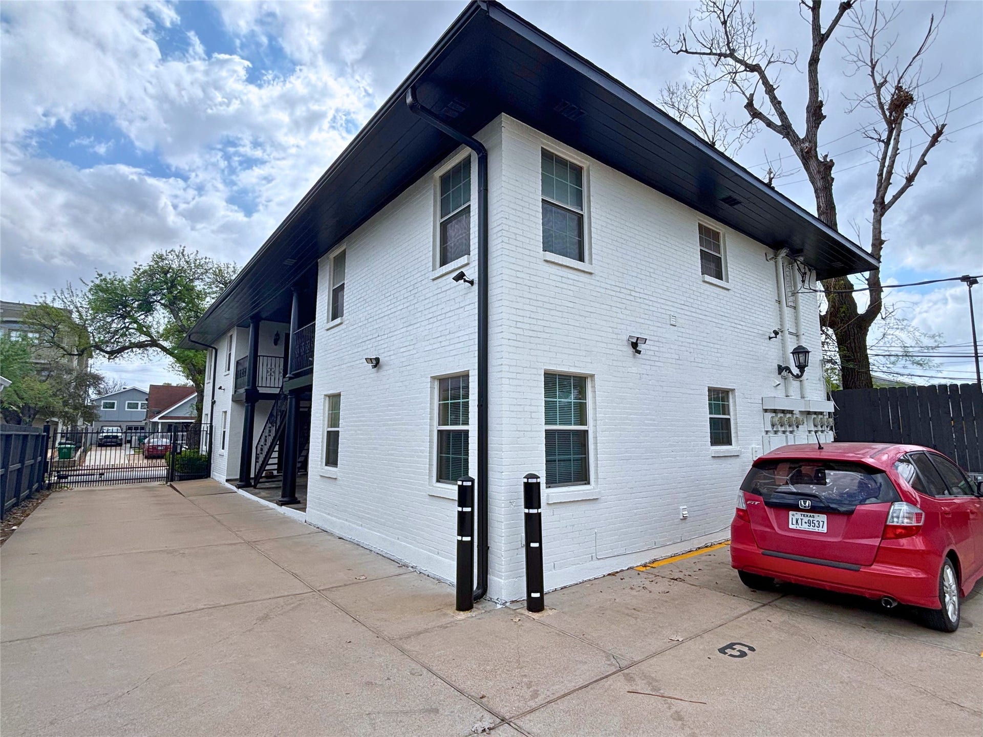 2030 Portsmouth Street, #2, Houston, TX 77098 2030 Portsmouth Street, #2, Houston, TX 77098