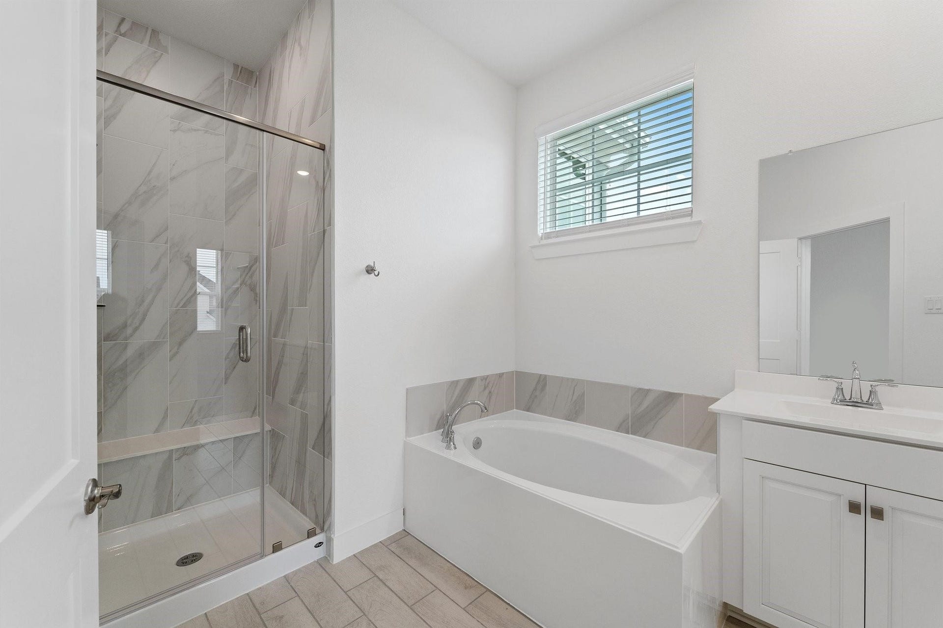 2814 Park Hill Drive, Stafford, TX 77477 Garden tub and separate shower in the master suite!