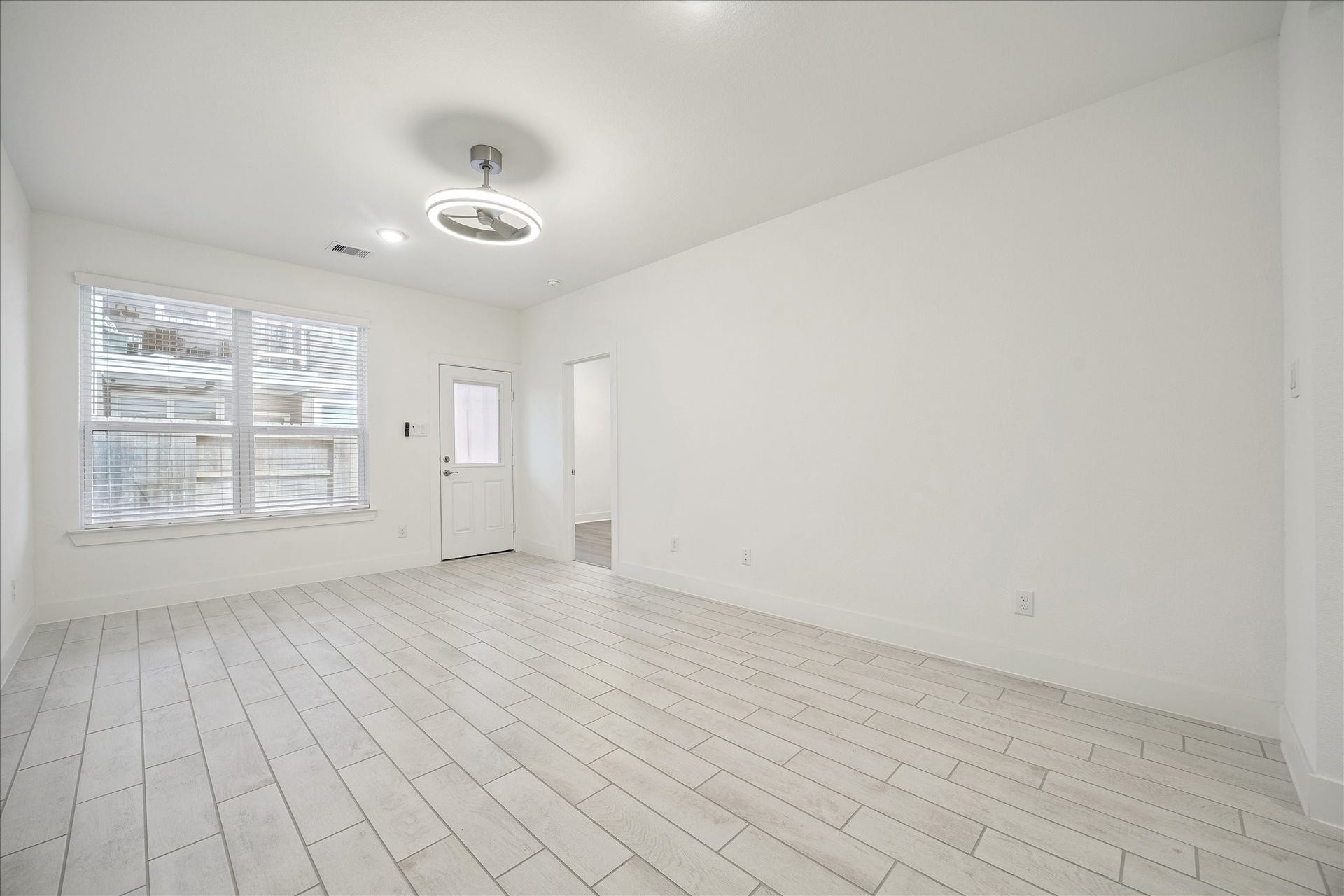 2814 Park Hill Drive, Stafford, TX 77477 1st floor spacious open den