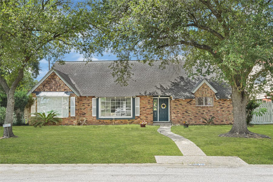 Property photo for 2310 Fenwood Drive, Pasadena, TX