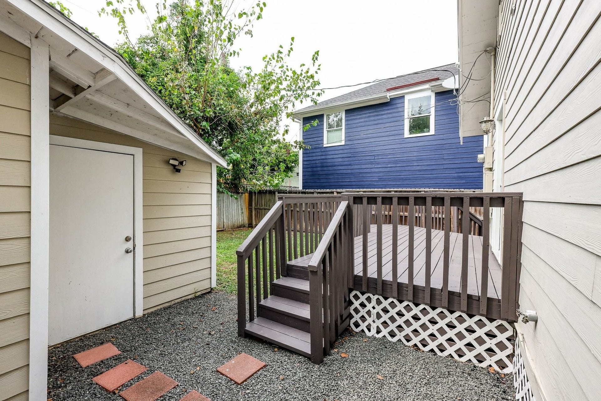 1307 Walton Street, Houston, TX 77009 Deck was recently renovated with new face boards and fresh paint.