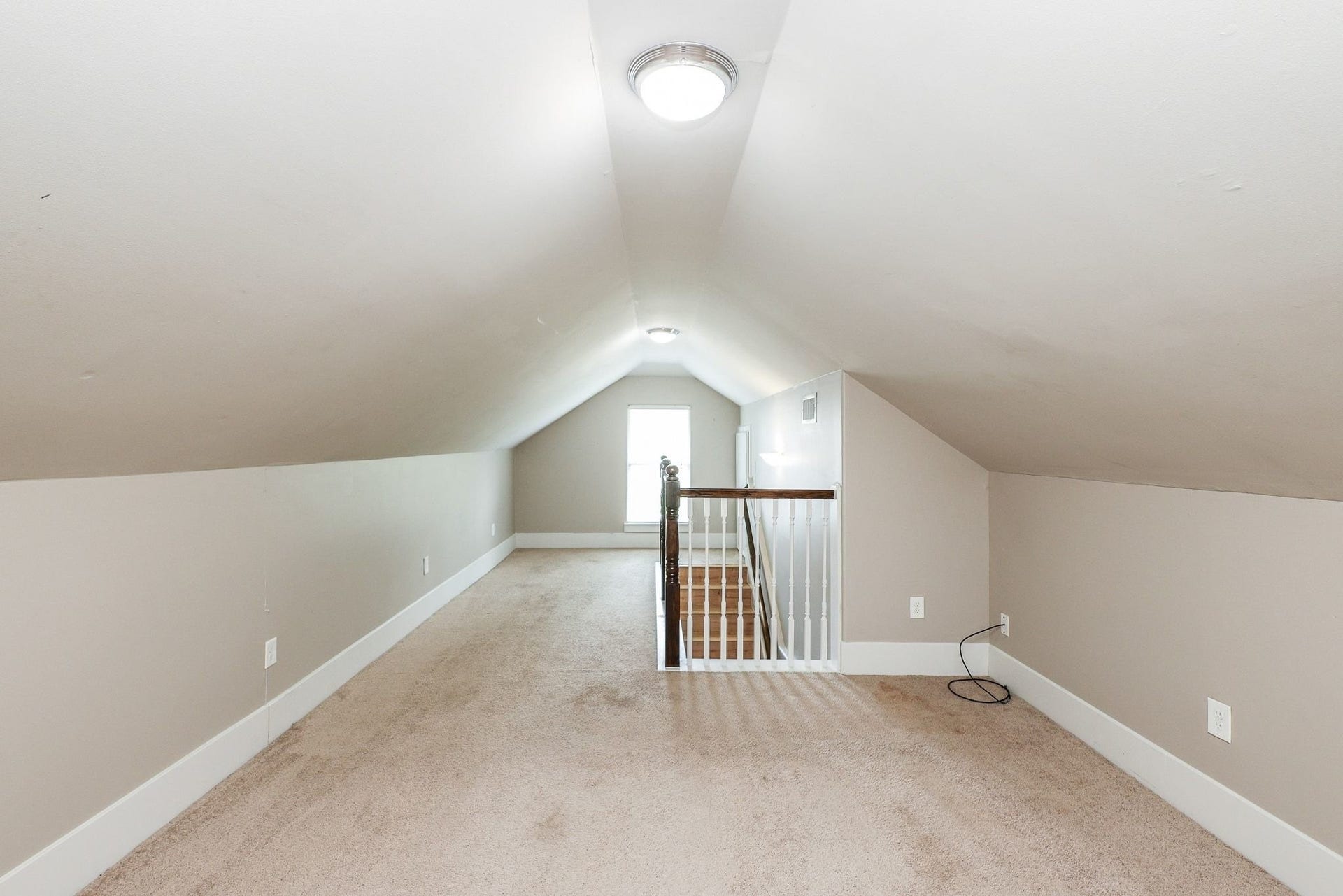1307 Walton Street, Houston, TX 77009 Let's head upstairs to check out the flex space!