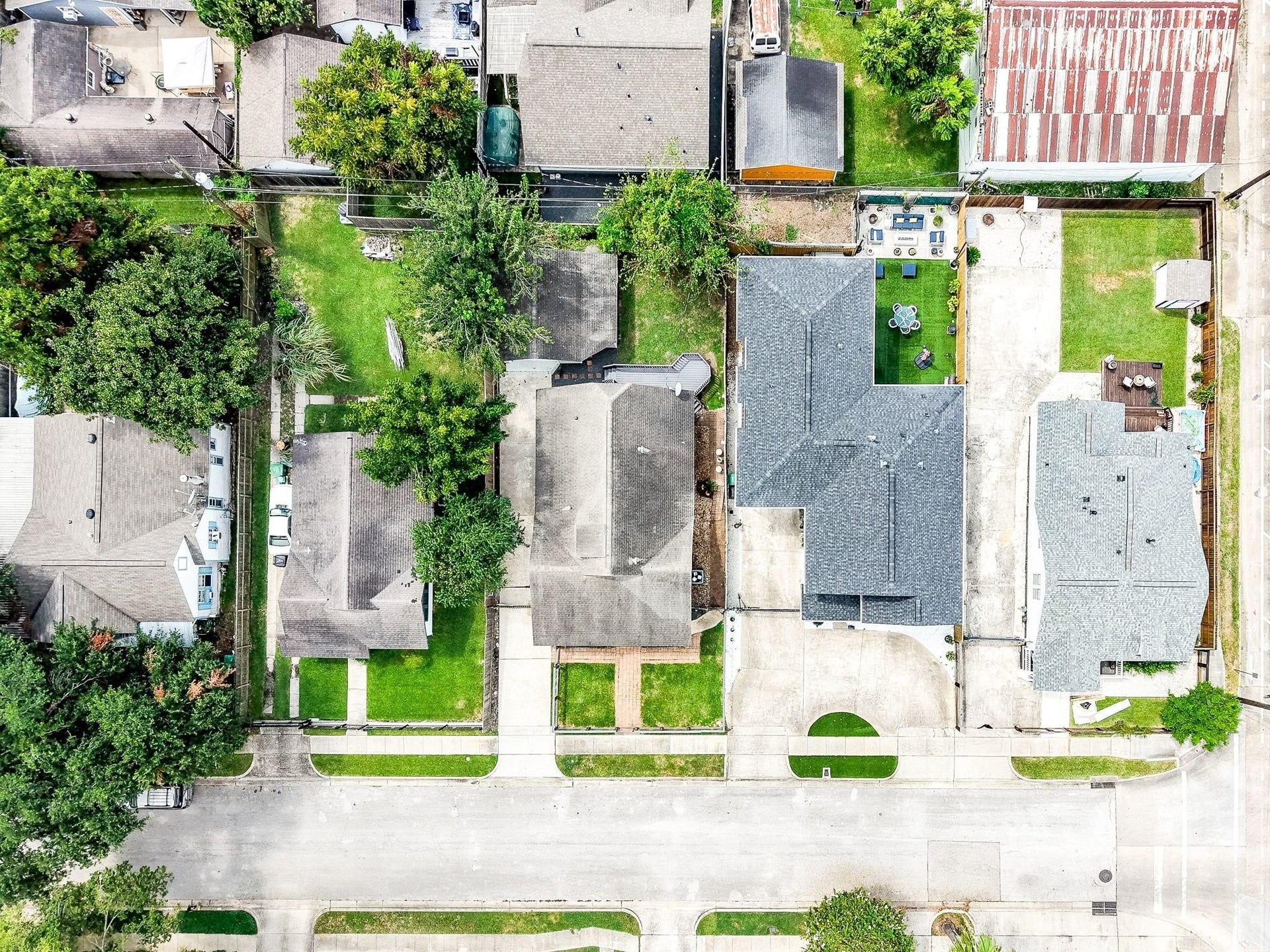 1307 Walton Street, Houston, TX 77009 Brooke Smith is booming with new construction!