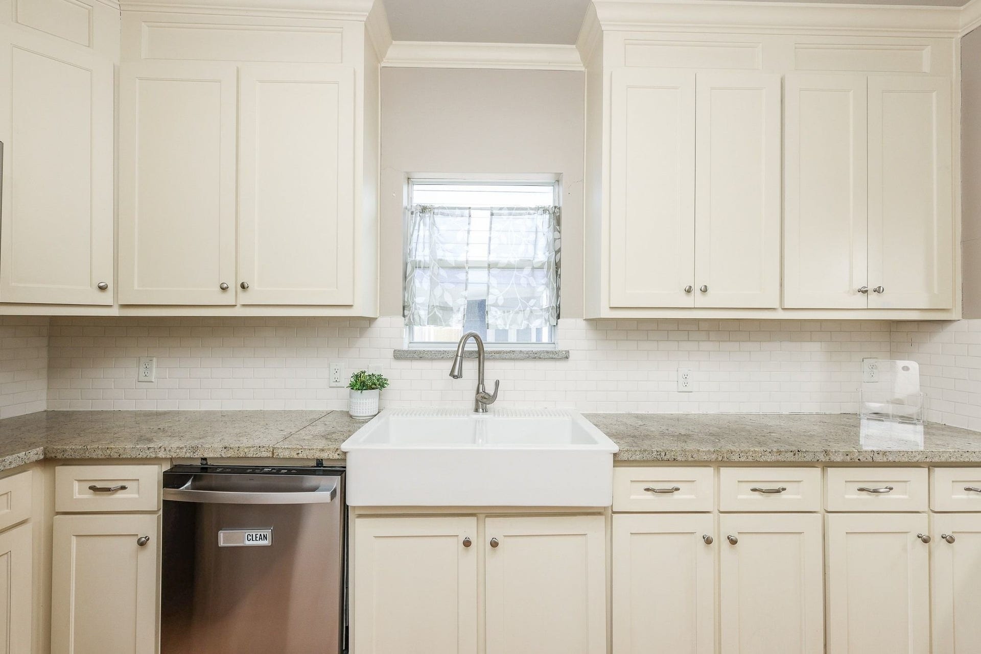 1307 Walton Street, Houston, TX 77009 Stainless steel appliances and apron sink.
