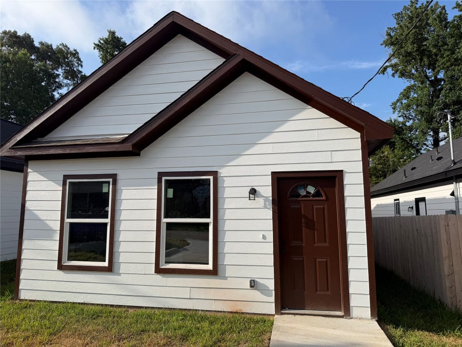 Property photo for 16737 E Hammon Street, Montgomery, TX