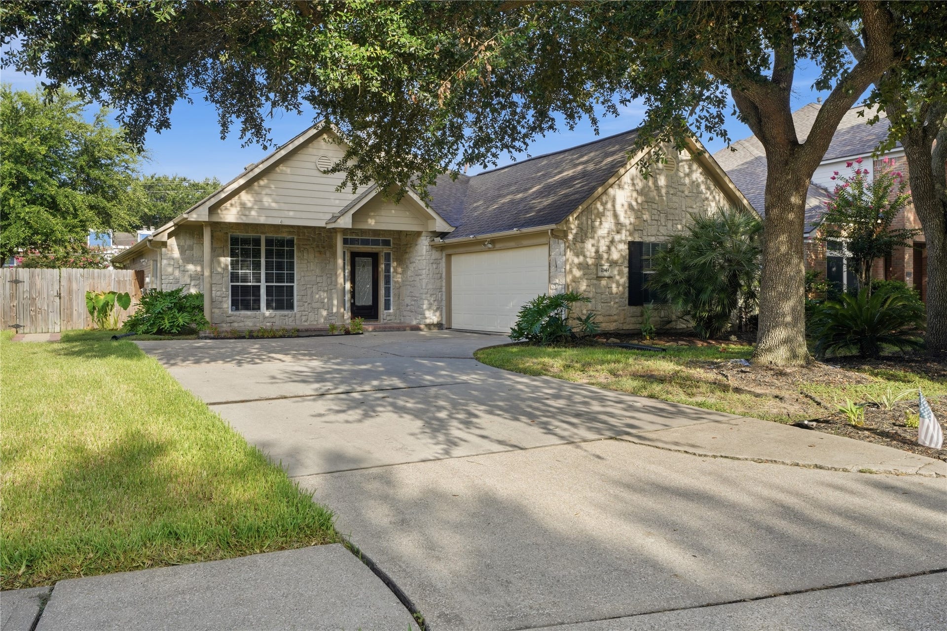 2344 Autumn Mist Lane, League City, TX 77573 2344 Autumn Mist Lane, League City, TX 77573